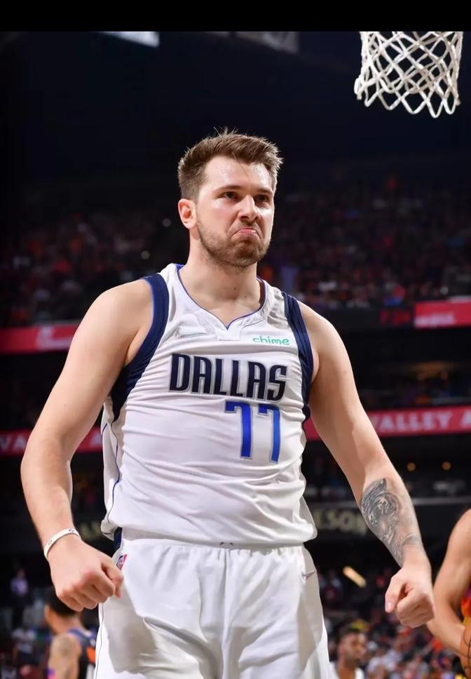 关于最后时刻胜出引发热议！，东契奇在老鹰比赛中刷新纪录引发球迷热议的信息