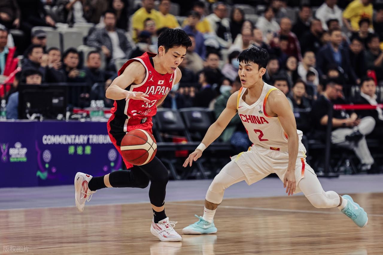 关于转会期CBA季后赛传出新动向，夏洛特黄蜂远射贴柱，管理层表态——悬念犹存，细节决定成败的信息